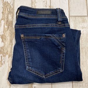 Women’s Buckle Black ankle skinny jeans. Size 27